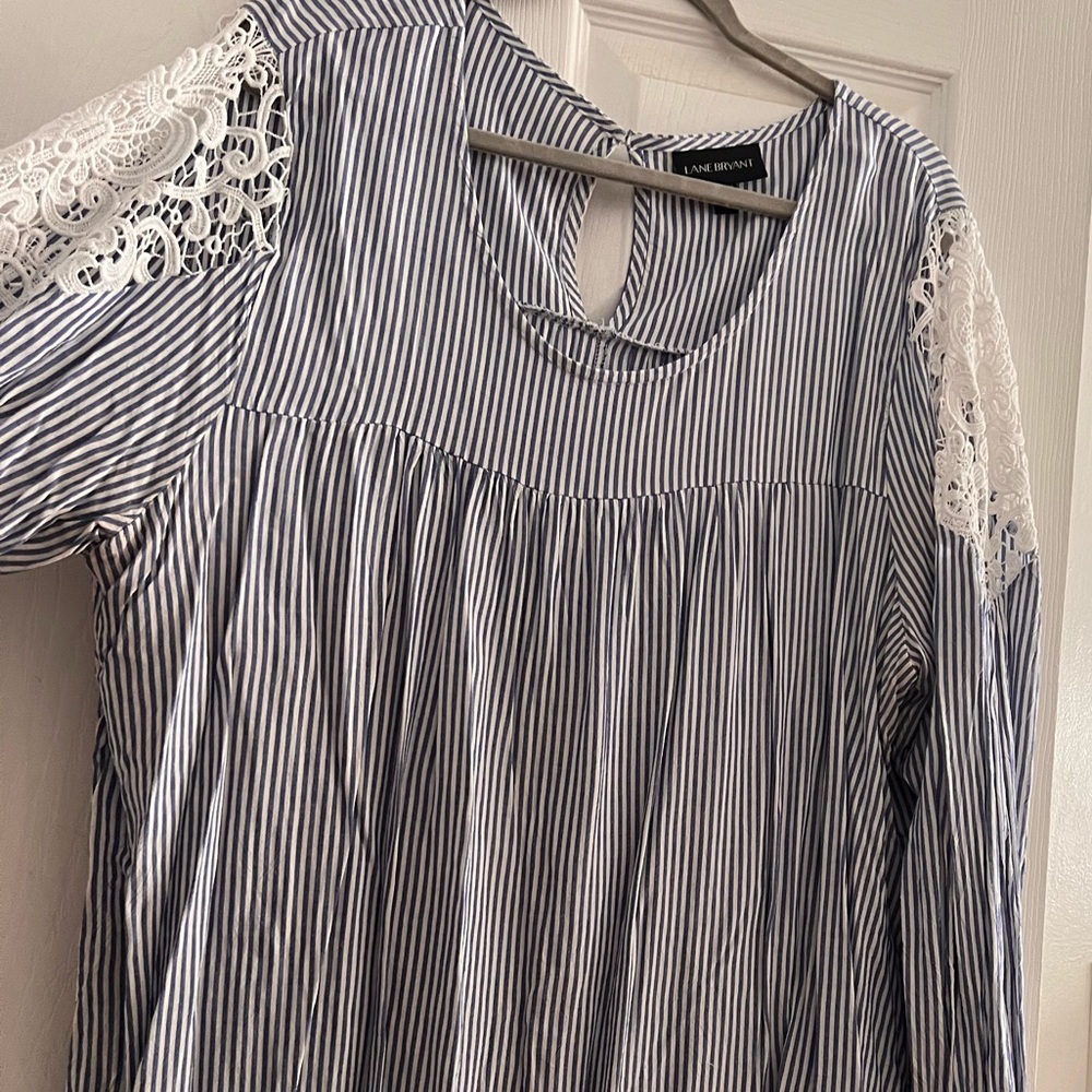 Lane Bryant lace shoulder top size 22/24